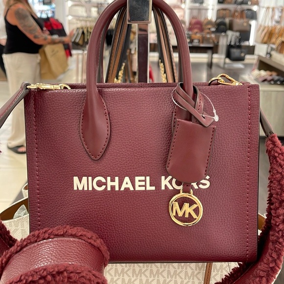 Michael Kors Mirella Small Pebbled Leather Crossbody Bag
OXBLOOD 
NWT - Picture 6 of 16